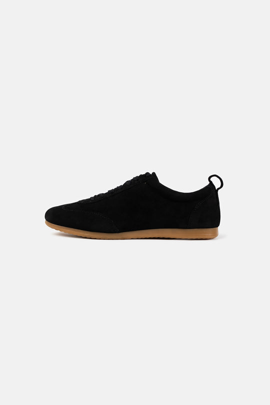 BLACK LOW-TOP SUEDE SNEAKERS