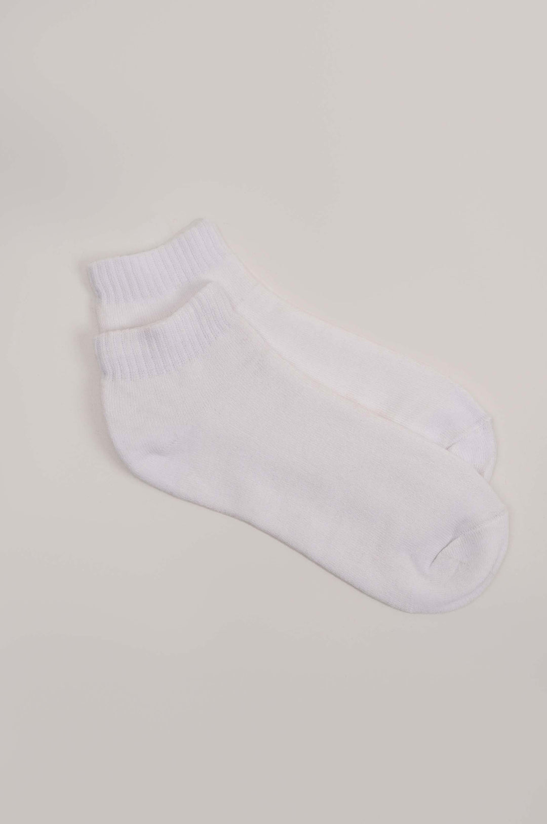 WHITE ANKLE SOCKS