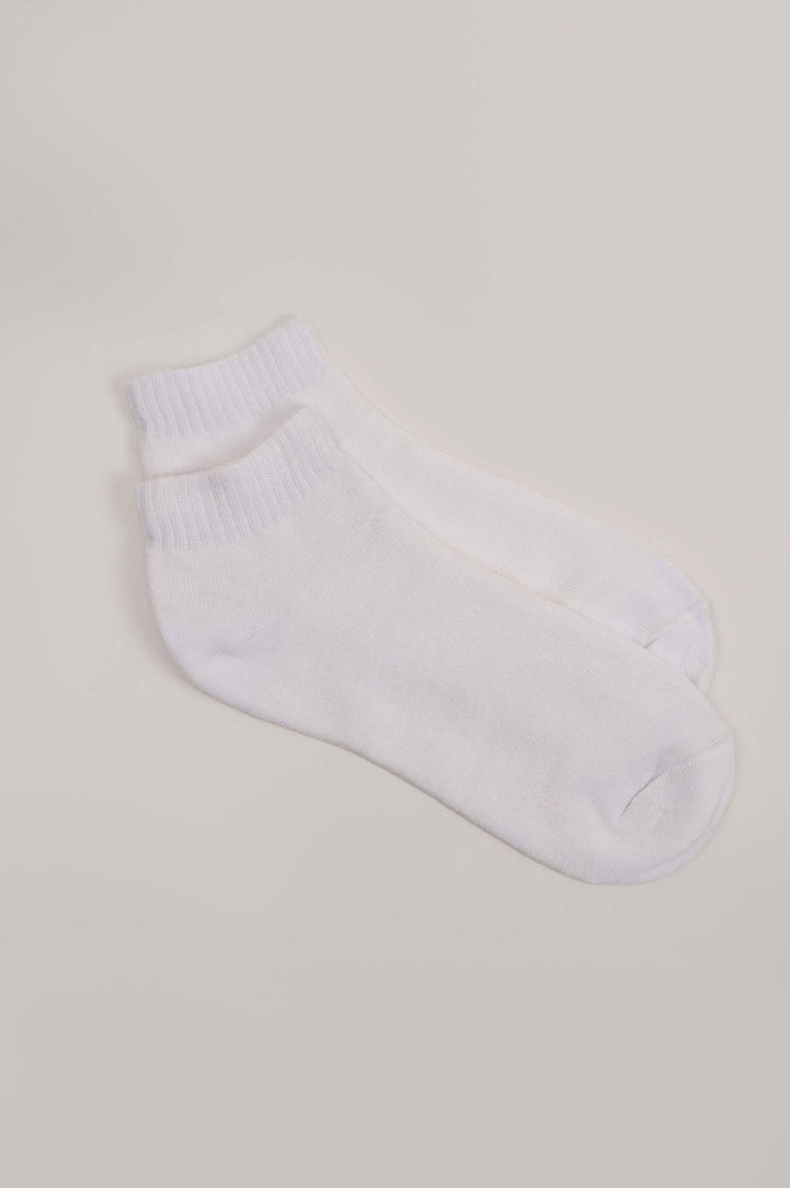 WHITE ANKLE SOCKS
