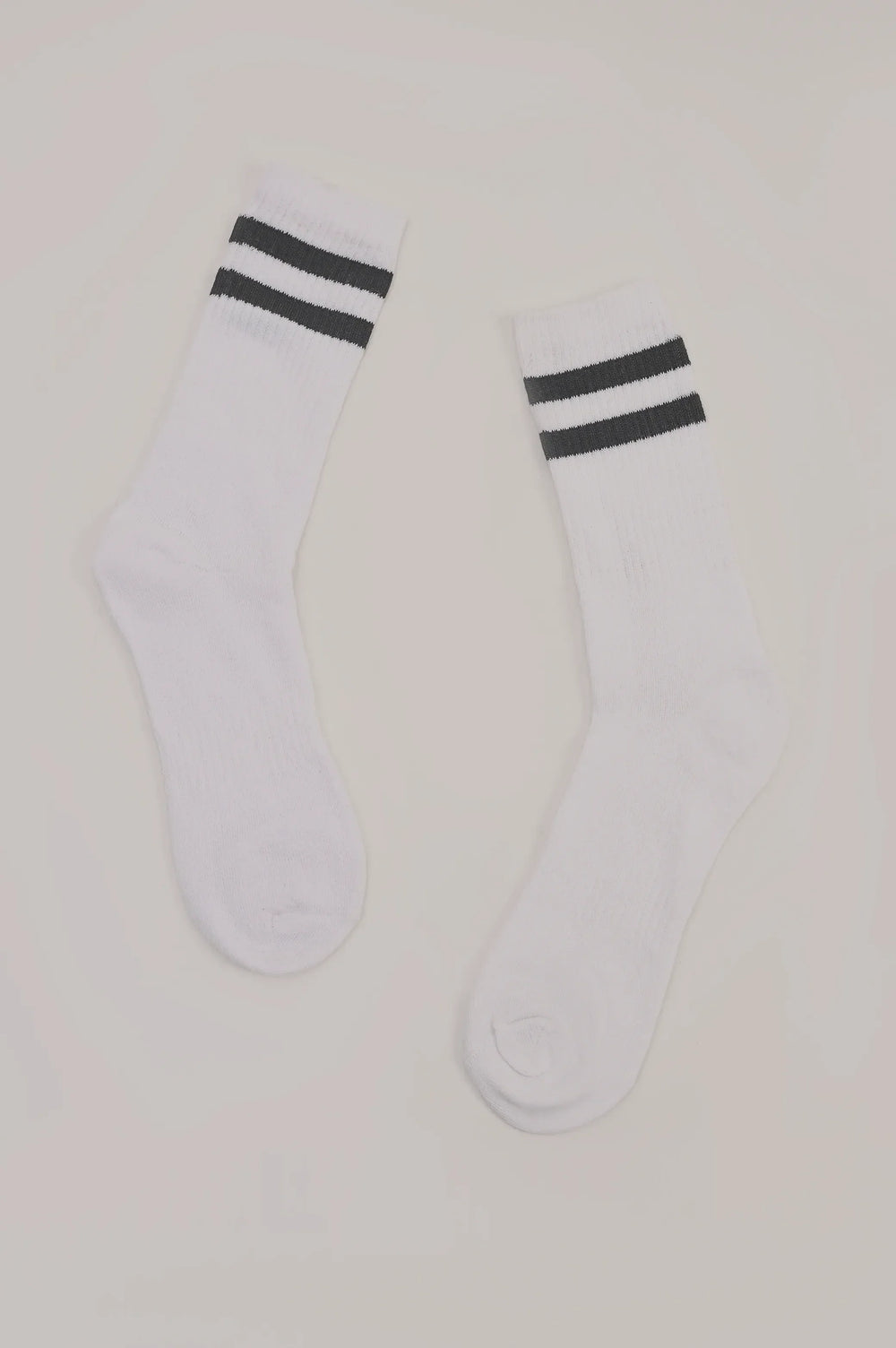 WHITE SPORTS SOCKS