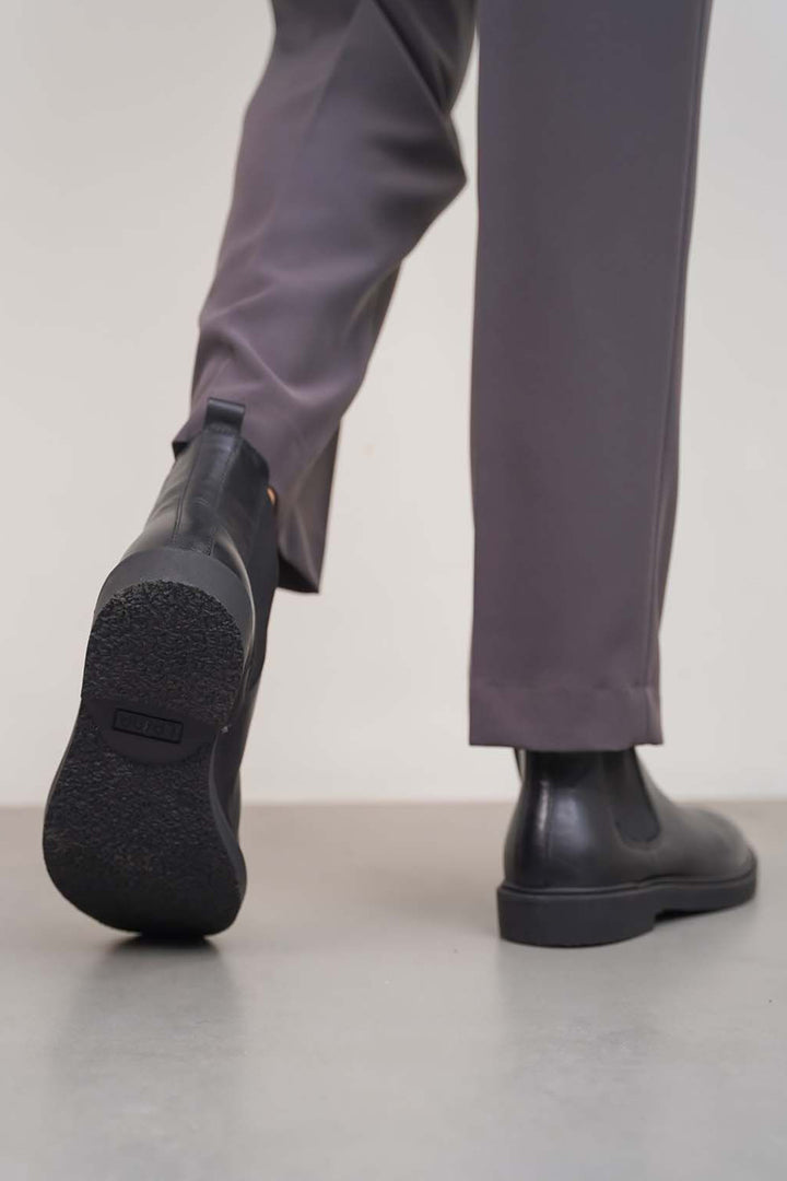 BLACK SMART BLACK LEATHER CHELSEA BOOTS