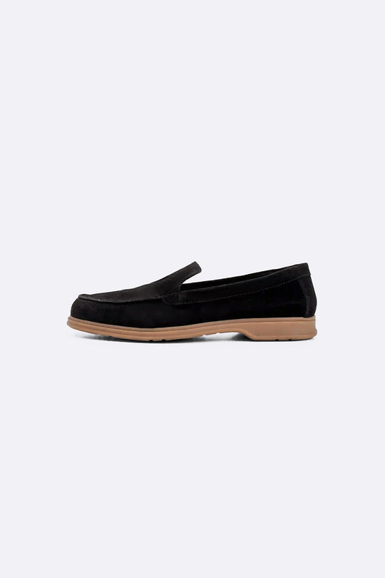 BLACK SLIP ON LOAFERS