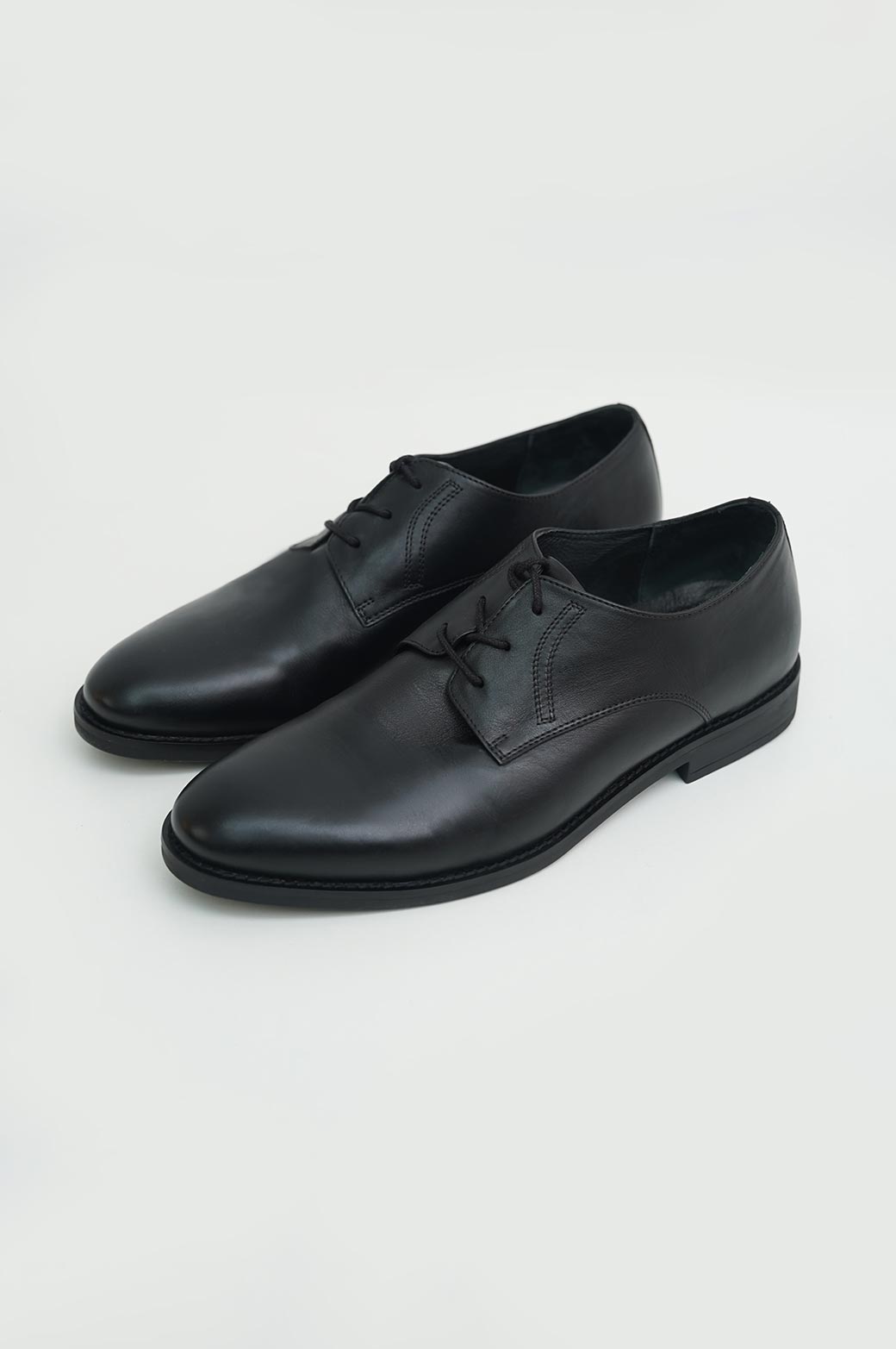 BLACK LACE-UP DERBY SHOES