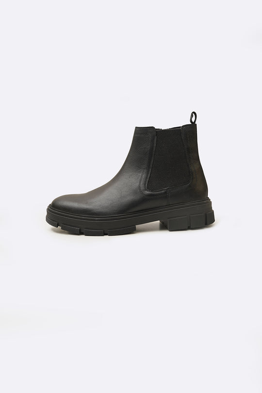 CHUNKY LEATHER BOOTS