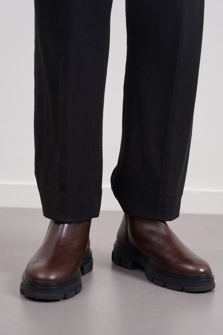 DARK BROWN CHUNKY LEATHER BOOTS