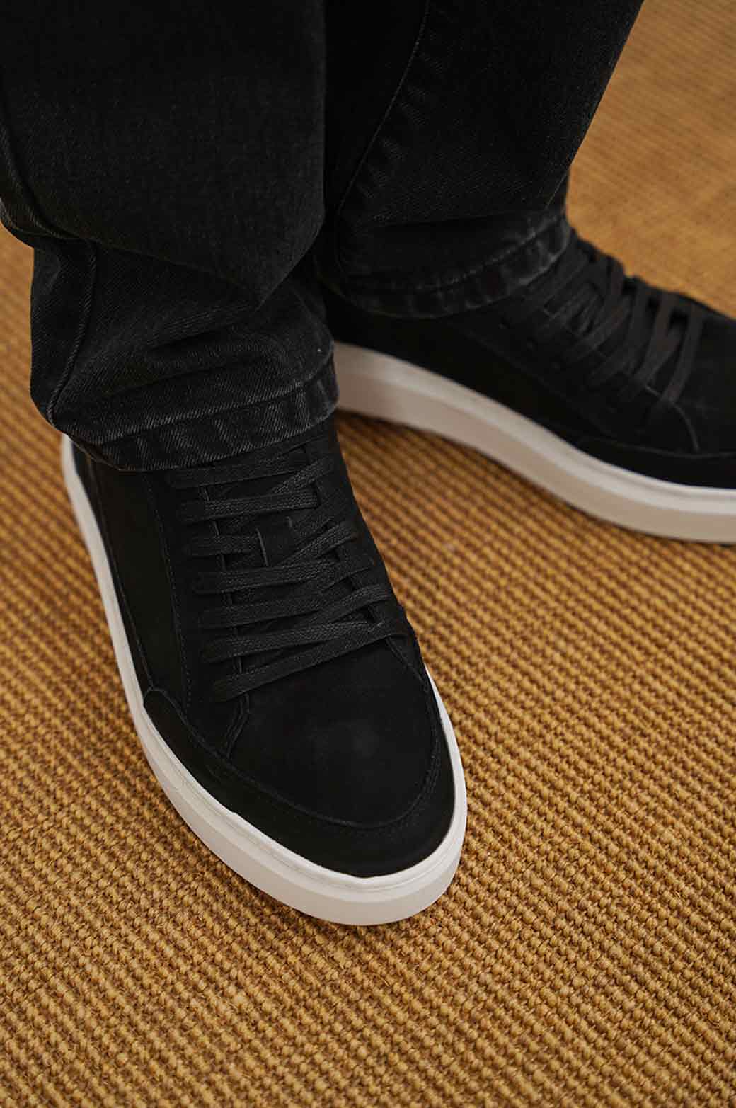 BLACK PLATFORM LEATHER SNEAKERS