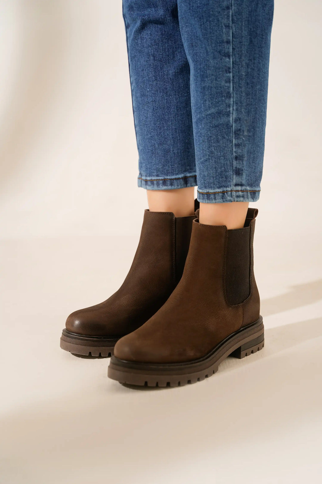 CHOCOLATE LEATHER CHELSEA BOOTS