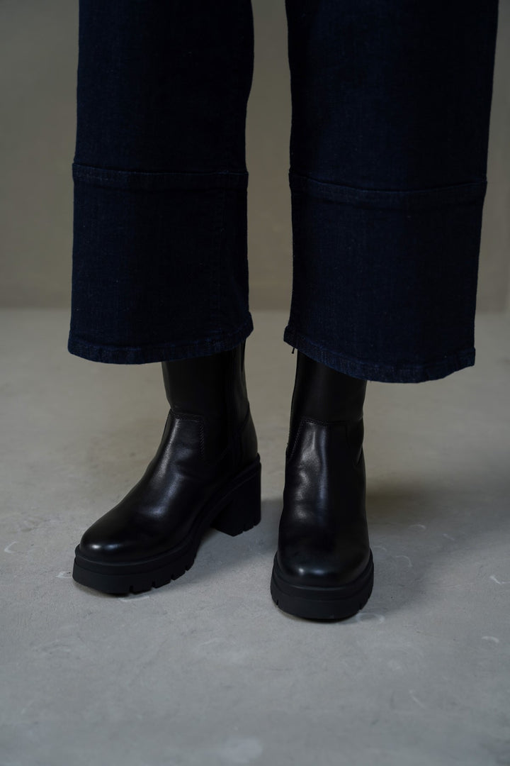 LEATHER PLATFORM BOOTS