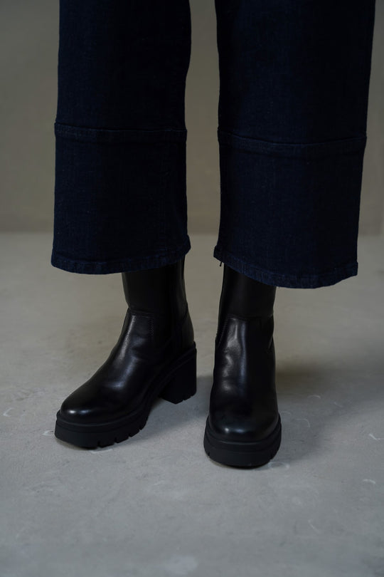 LEATHER PLATFORM BOOTS
