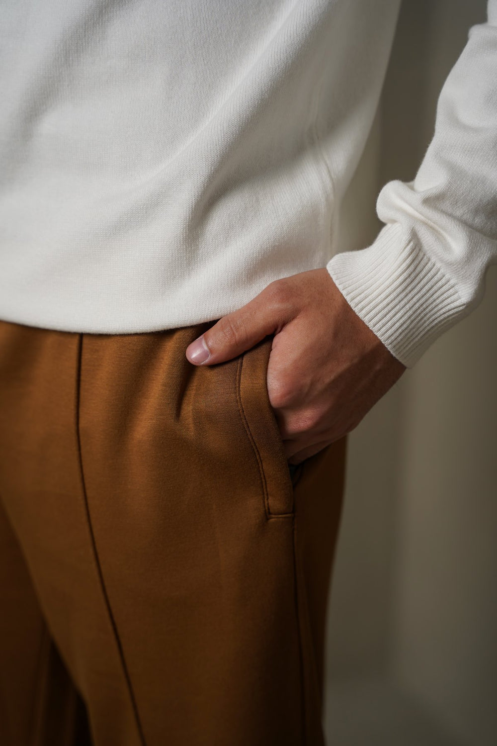 CAMEL STRAIGHT KNITTED PANTS