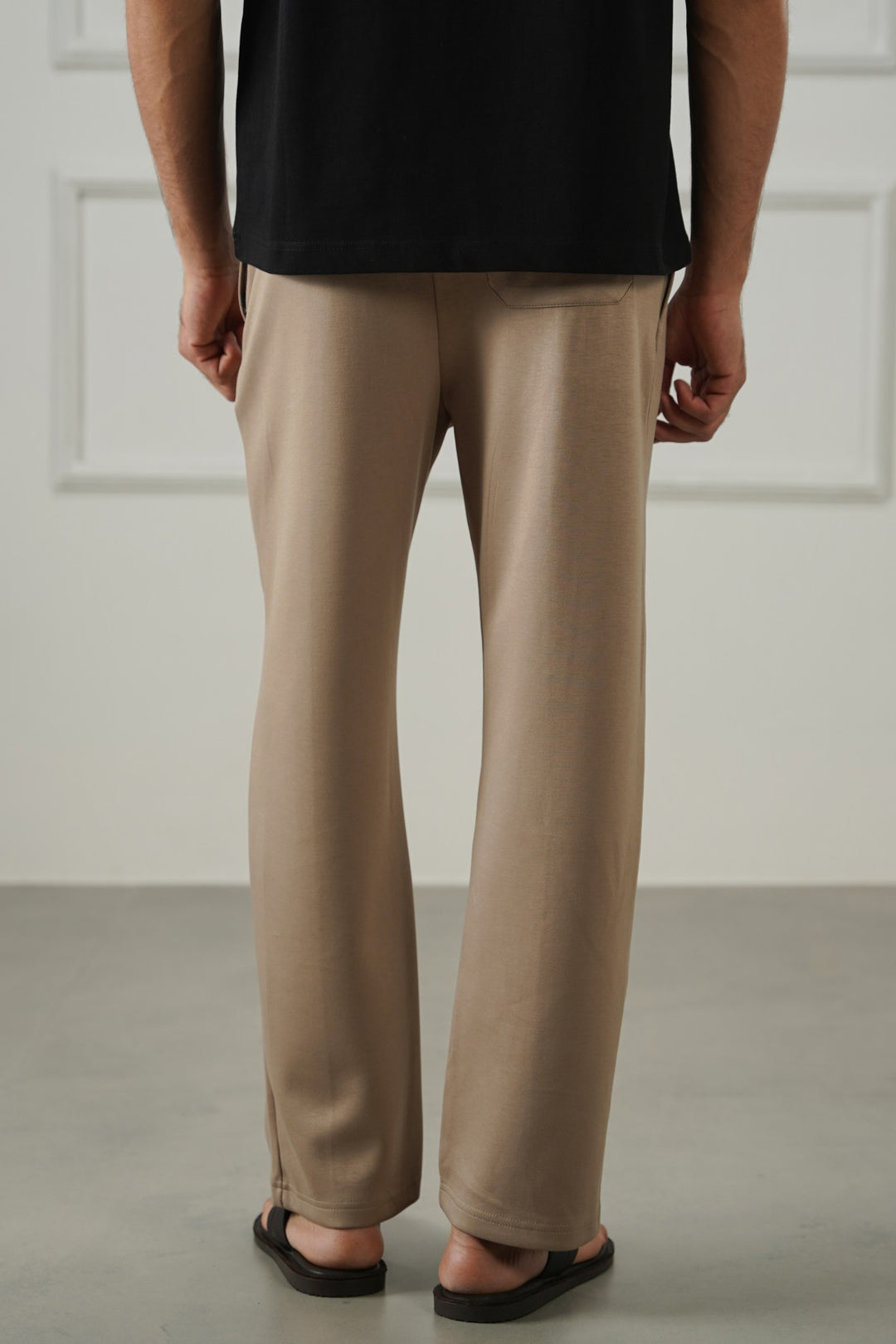 STRAIGHT KNITTED PANTS