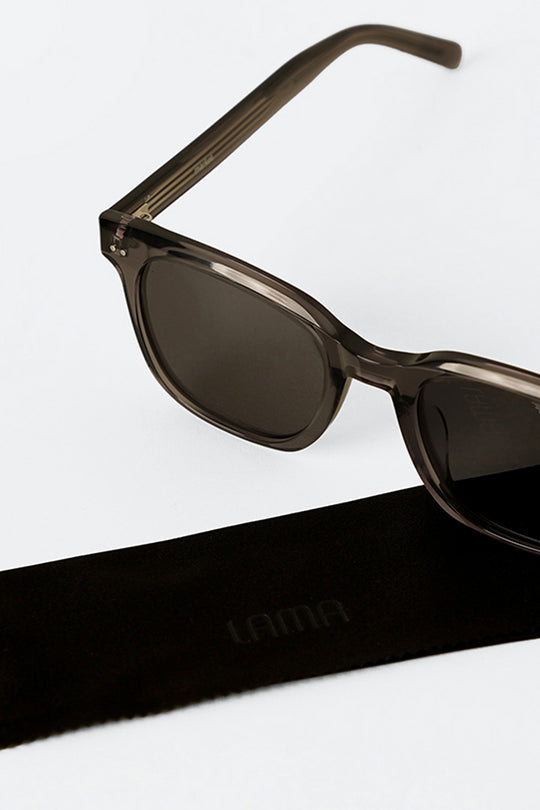 GREY BLACK ECLIPSE SMOKE