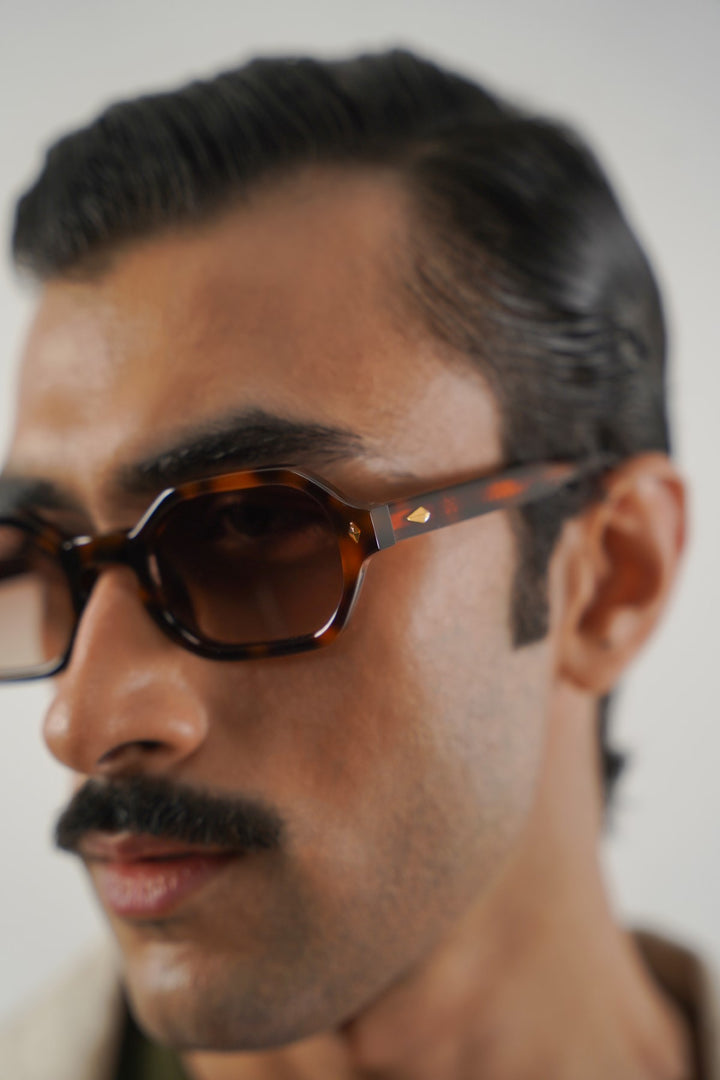 TORTOISE BROWN SUNDOWNER BROWN