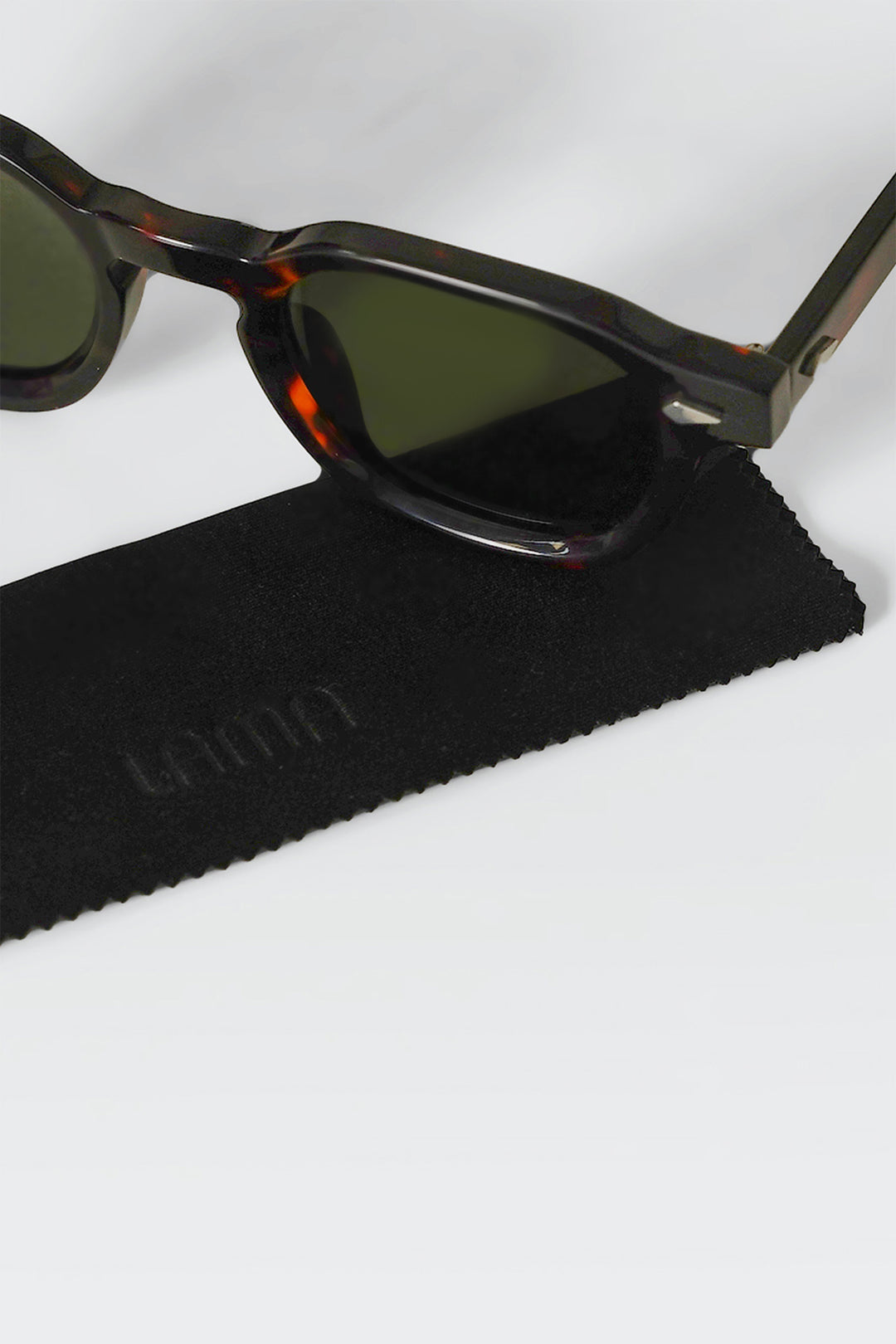 TORTOISE BLACK AMALFI TORTOISE BLACK