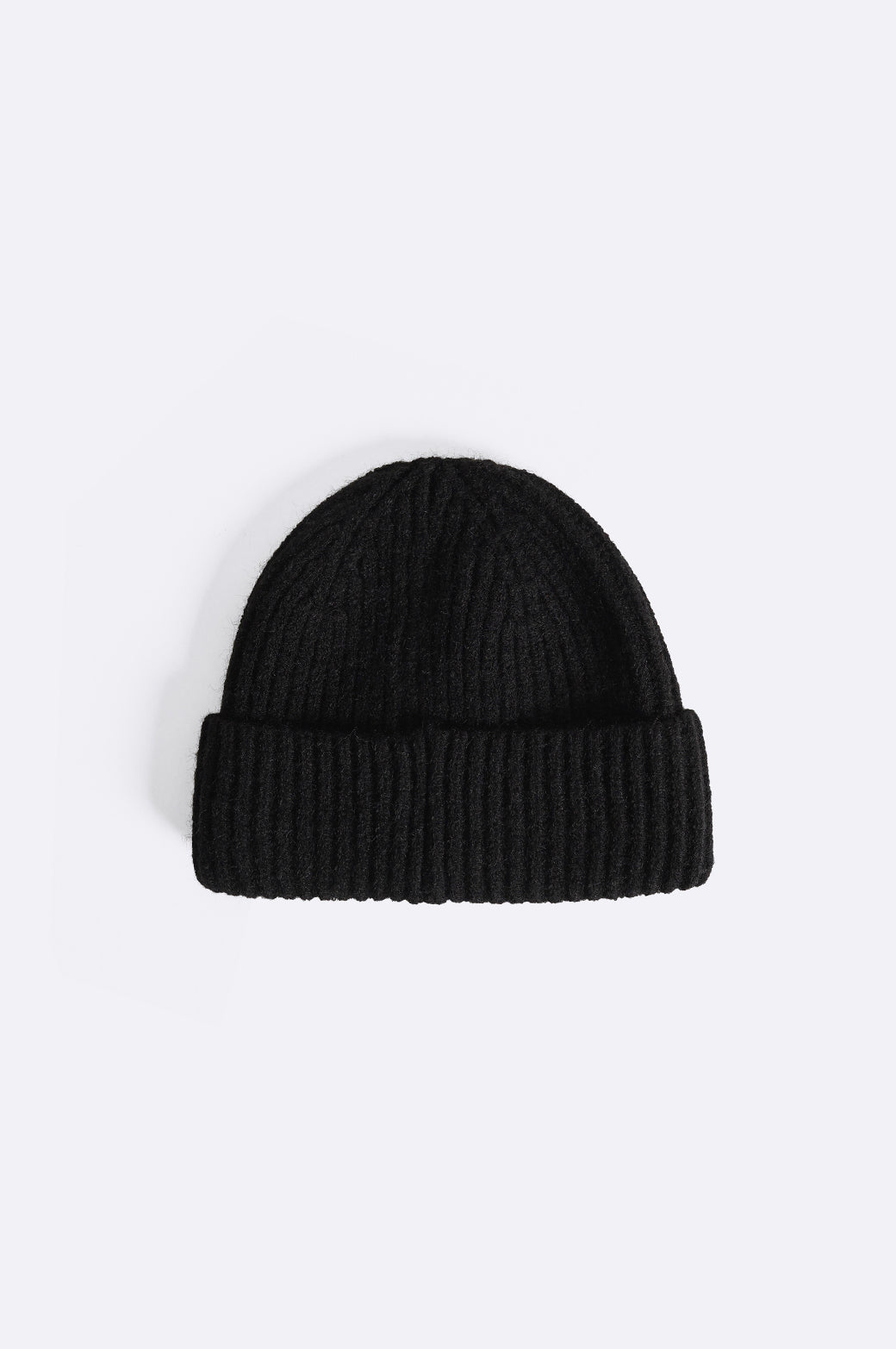 BLACK RIB-KNIT BEANIE