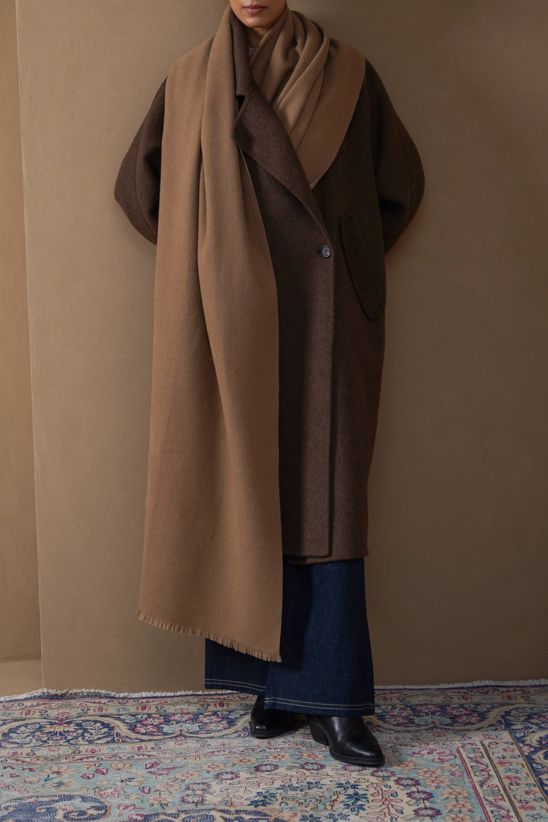 CAMEL PLUSH REVERSIBLE SCARF