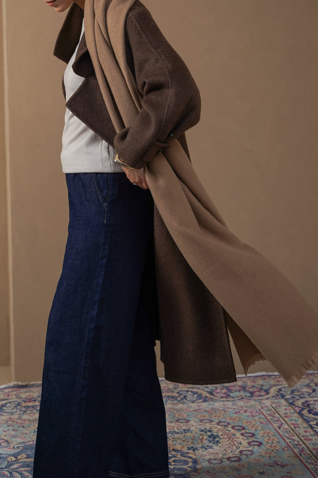 CAMEL PLUSH REVERSIBLE SCARF