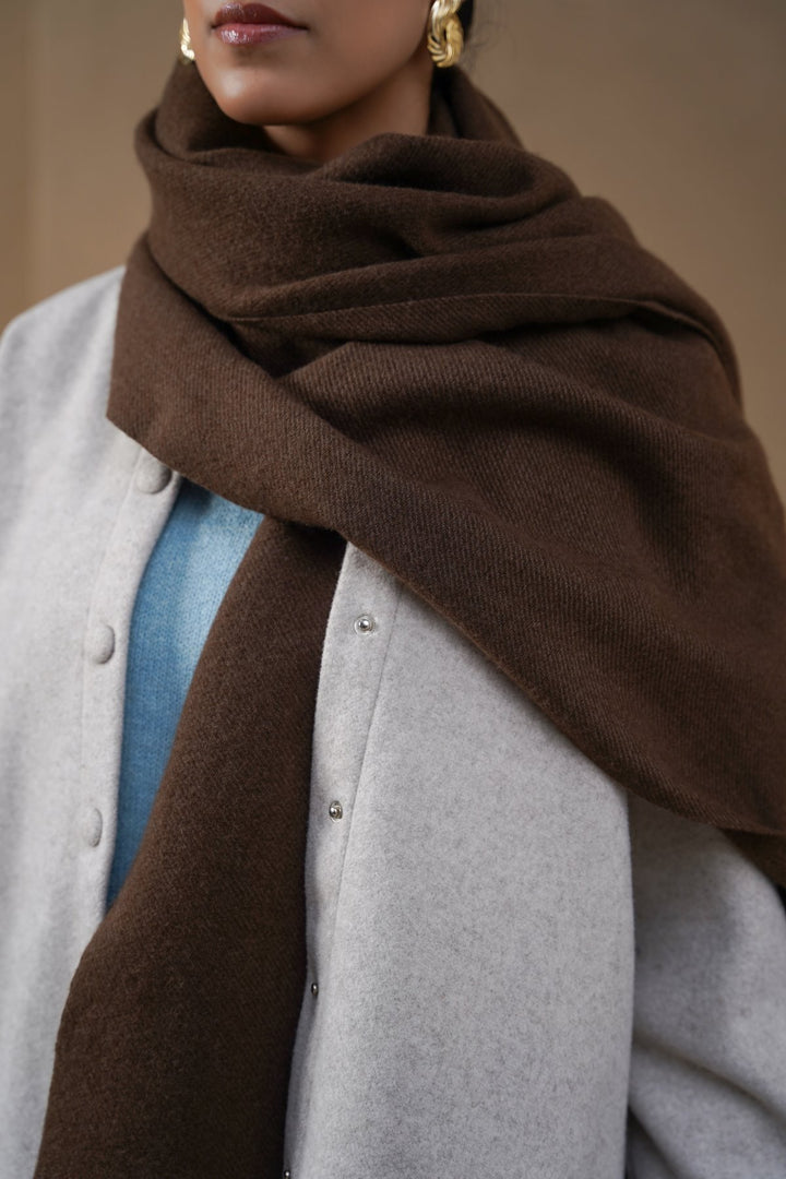 COFFEE PLUSH REVERSIBLE SCARF