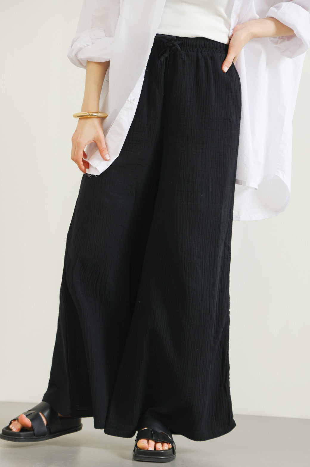 BLACK MUSLIN WIDE PANTS