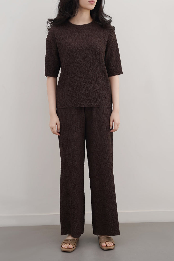 DARK BROWN TEXTURED STRETCHY PANTS