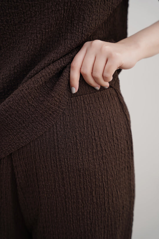 DARK BROWN TEXTURED STRETCHY PANTS