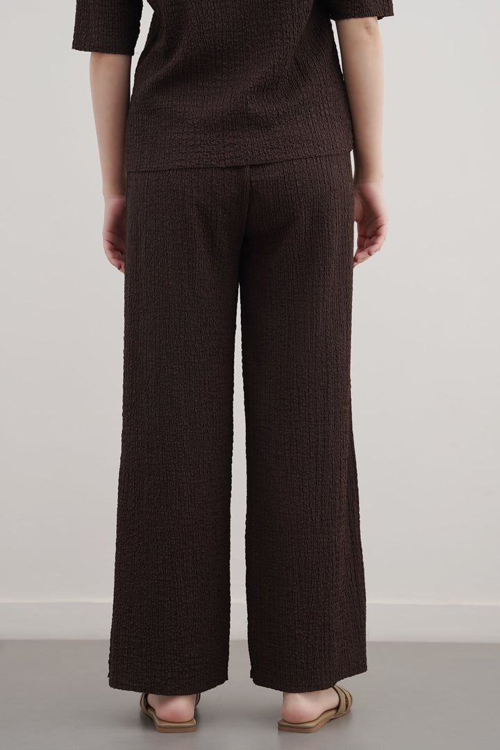 DARK BROWN TEXTURED STRETCHY PANTS