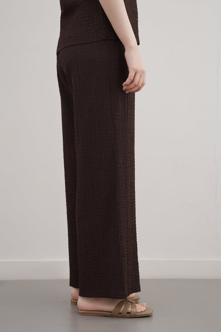 DARK BROWN TEXTURED STRETCHY PANTS