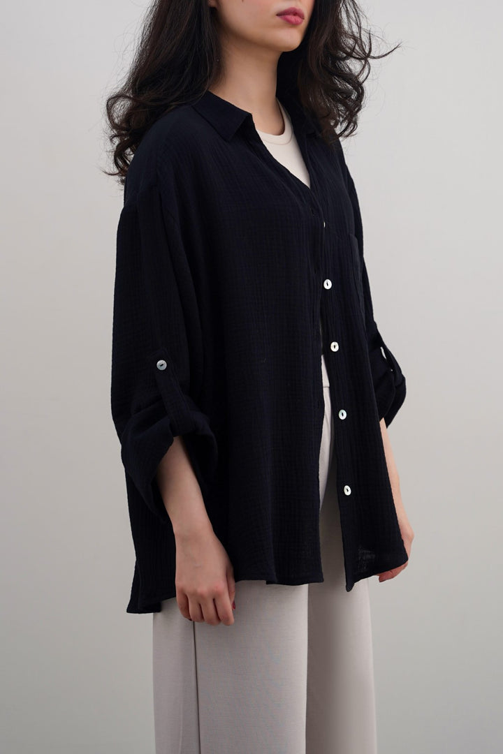 BLACK BASIC MUSLIN BUTTON DOWN