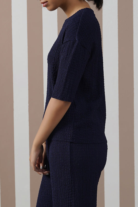 NAVY TEXTURED STRETCHY TOP