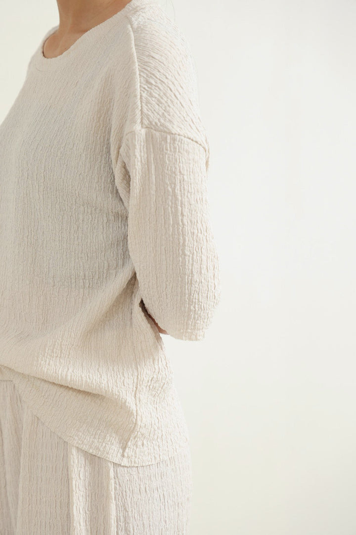 OFF WHITE TEXTURED STRETCHY TOP