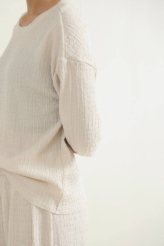 OFF WHITE TEXTURED STRETCHY TOP