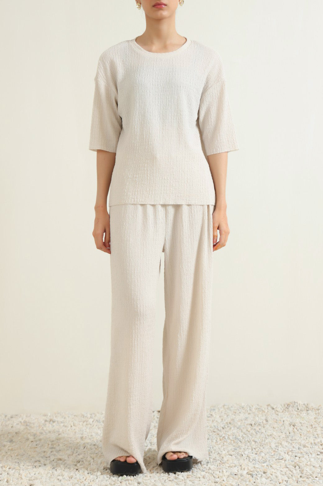 OFF WHITE TEXTURED STRETCHY TOP