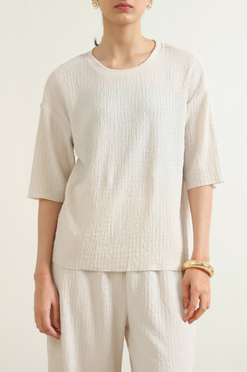 OFF WHITE TEXTURED STRETCHY TOP