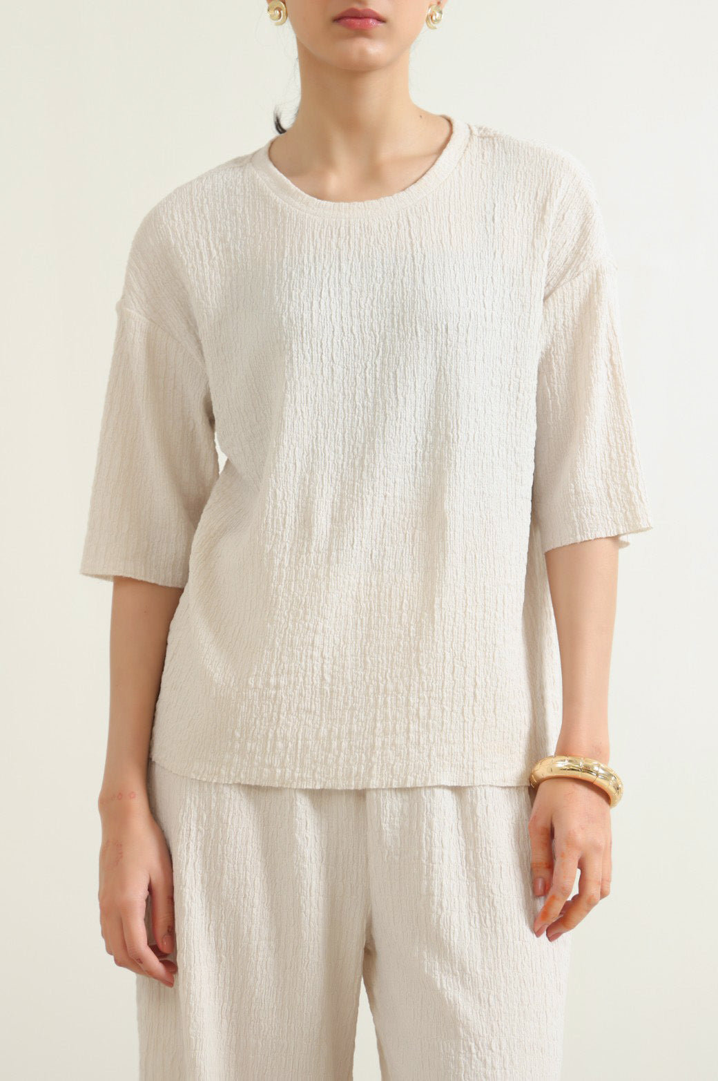 OFF WHITE TEXTURED STRETCHY TOP