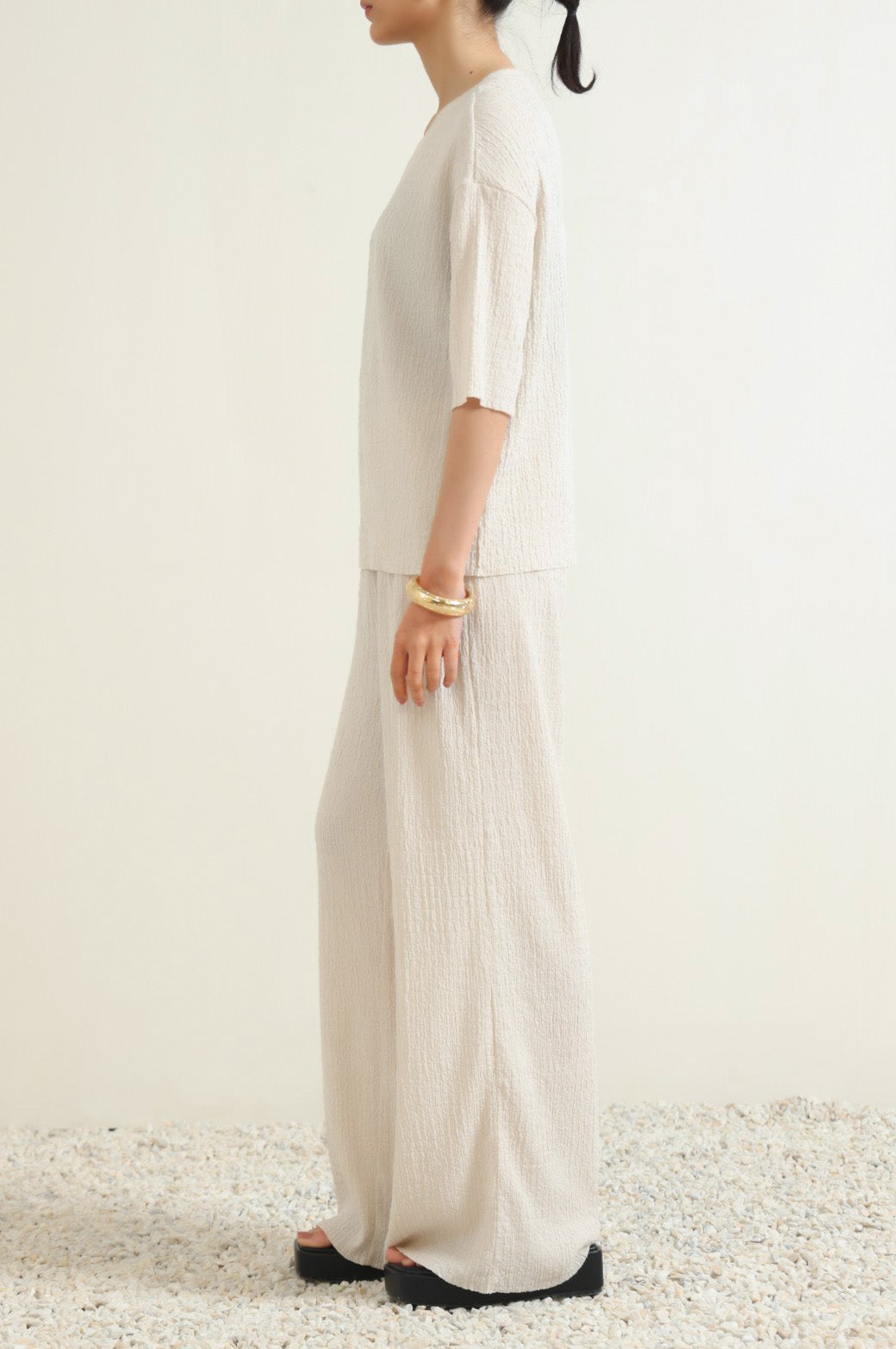 OFF WHITE TEXTURED STRETCHY TOP