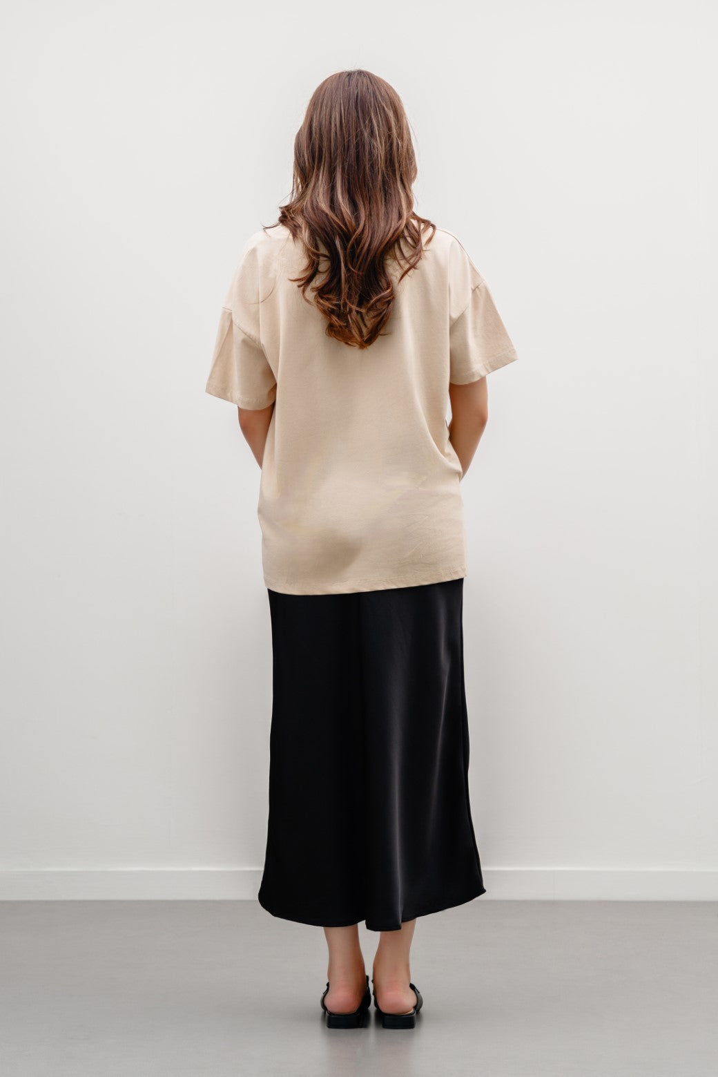 BEIGE BREADSTICKS OVERSIZED TEE