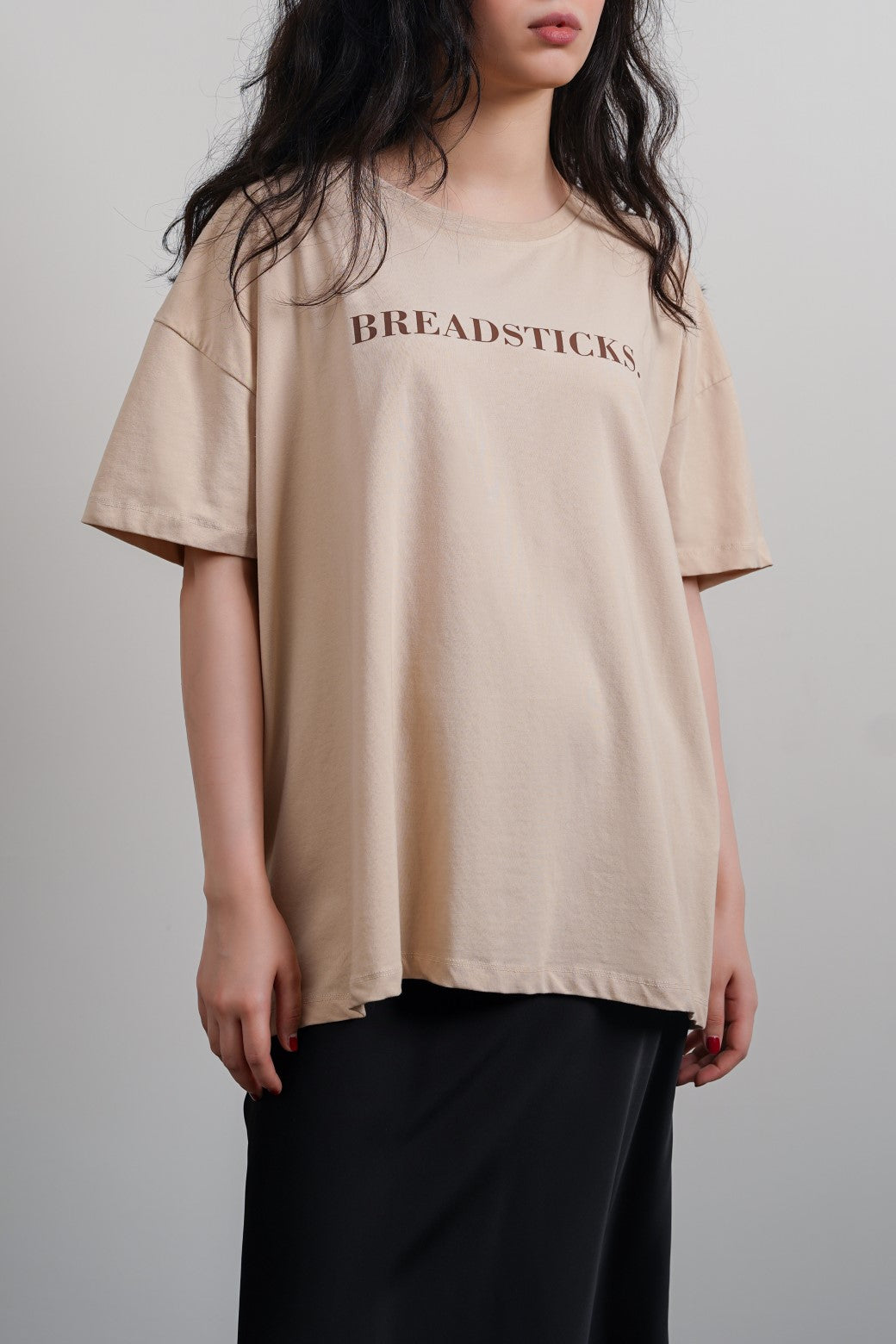 BEIGE BREADSTICKS OVERSIZED TEE