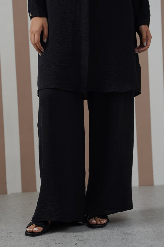 BLACK SLINKY WIDE LEG PANTS
