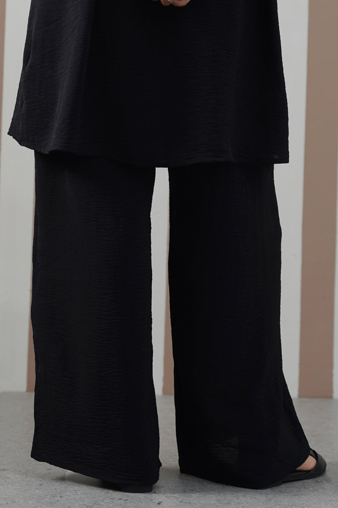 BLACK SLINKY WIDE LEG PANTS