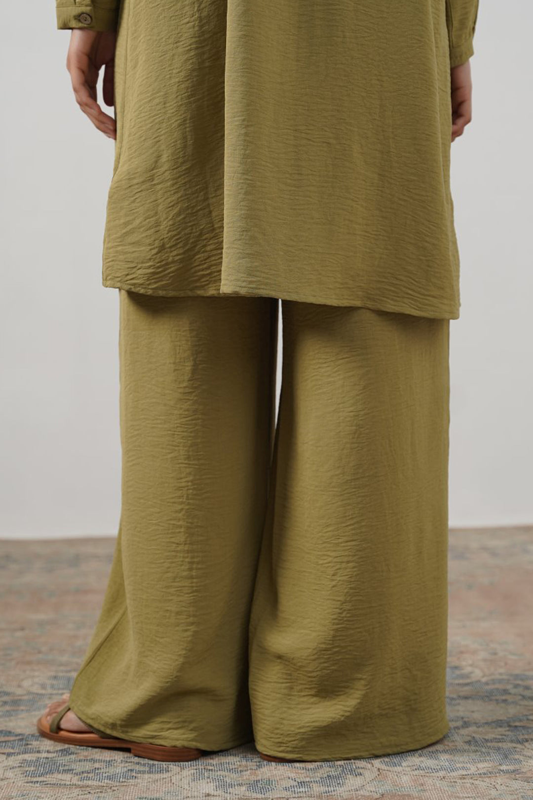 GREEN SLINKY WIDE LEG PANTS