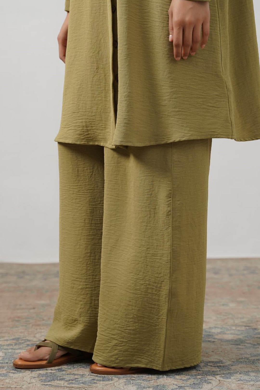 GREEN SLINKY WIDE LEG PANTS