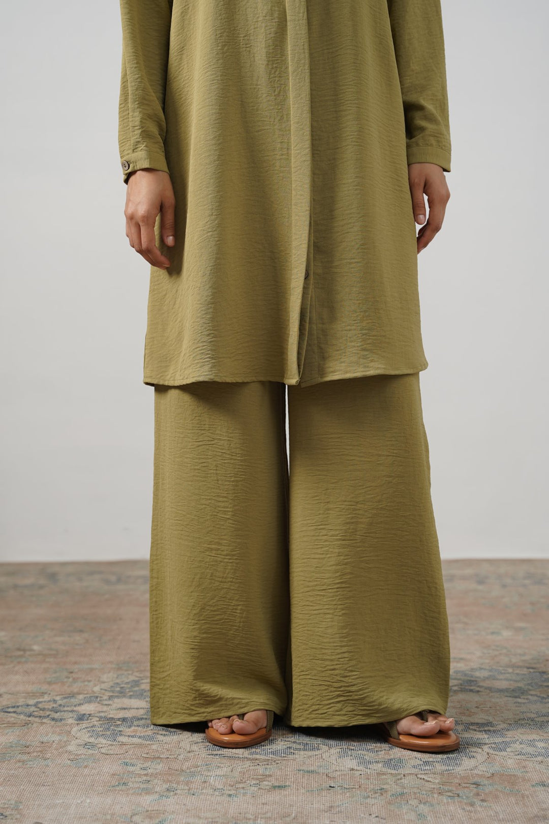 GREEN SLINKY WIDE LEG PANTS