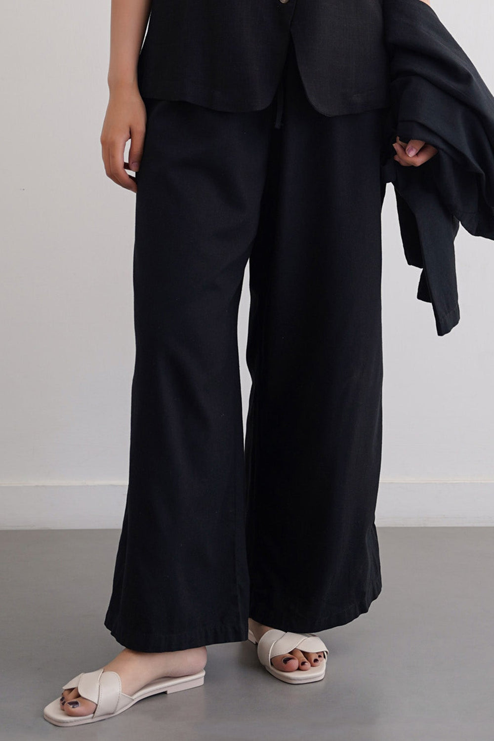BLACK LINEN EASY TROUSERS