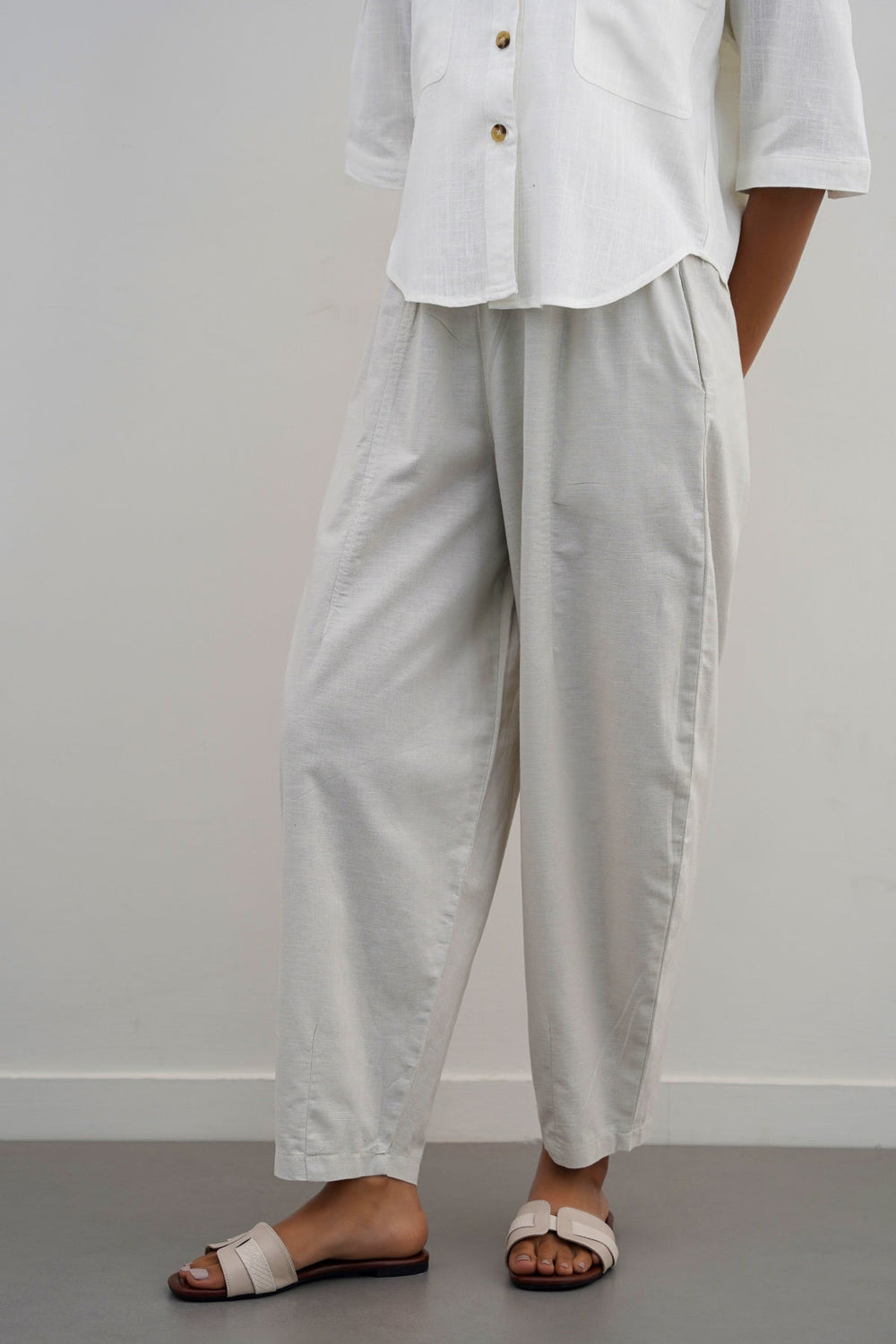 BEIGE EASY BARREL PANTS