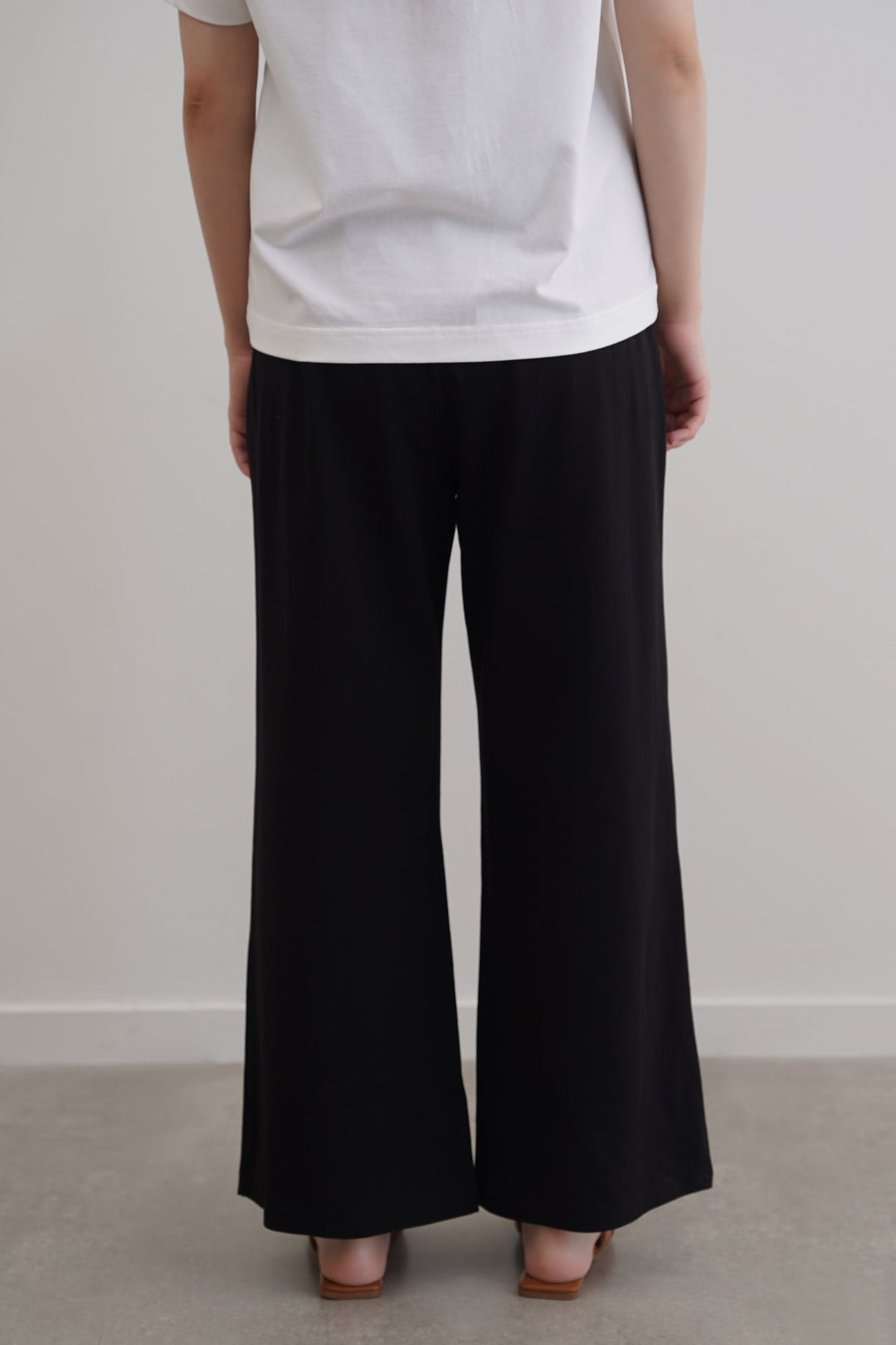 BLACK STRAIGHT BOX-PLEAT TROUSERS
