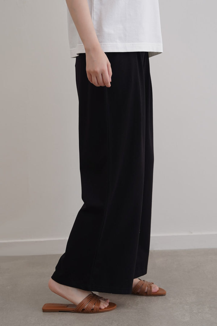 BLACK STRAIGHT BOX-PLEAT TROUSERS