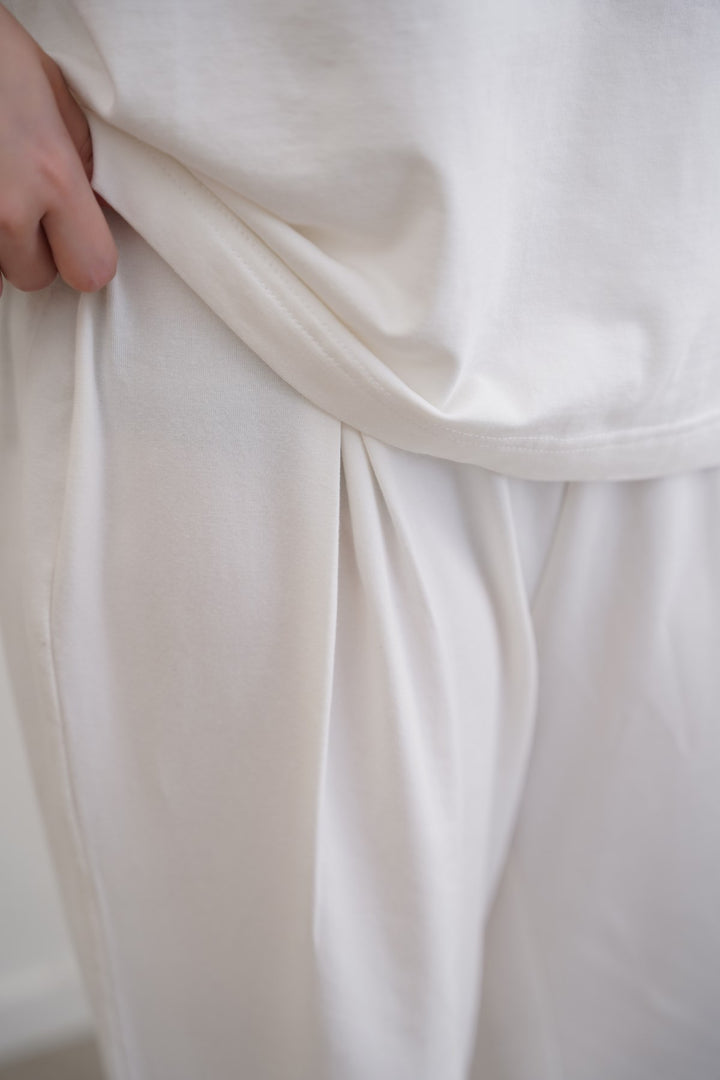 WHITE STRAIGHT BOX-PLEAT TROUSERS