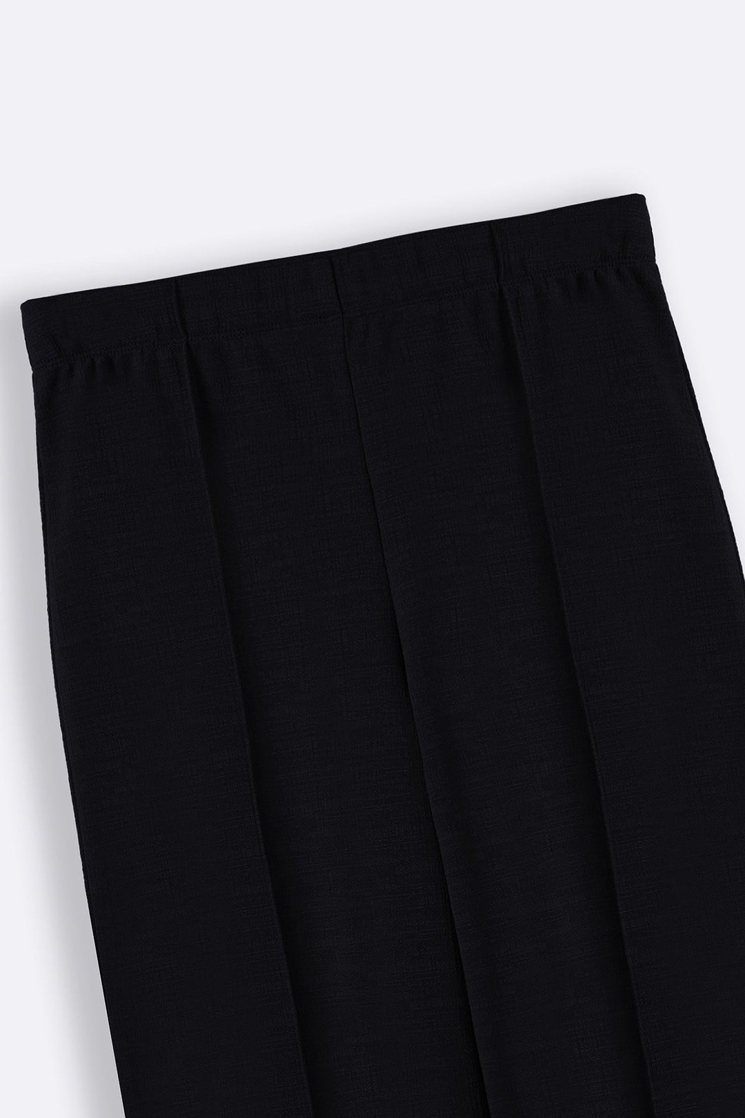 BLACK STRETCHY PANTS WITH PLEAT