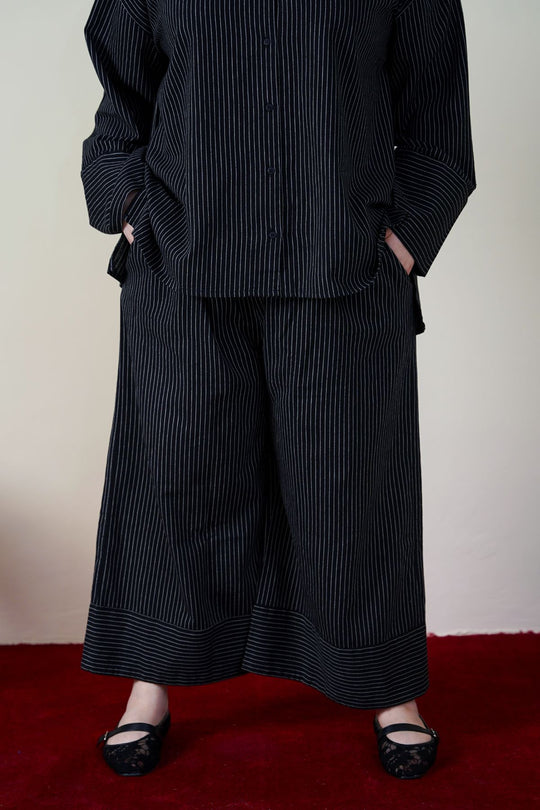 BLACK CURVE STRIPED CULOTTES