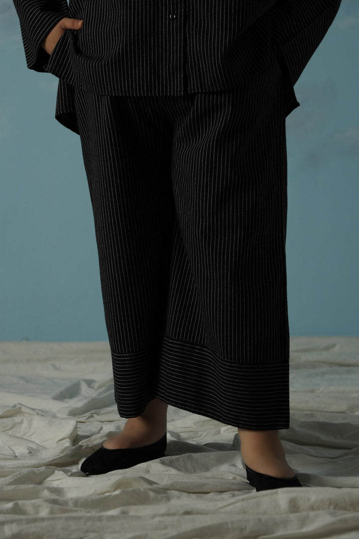BLACK CURVE STRIPED CULOTTES